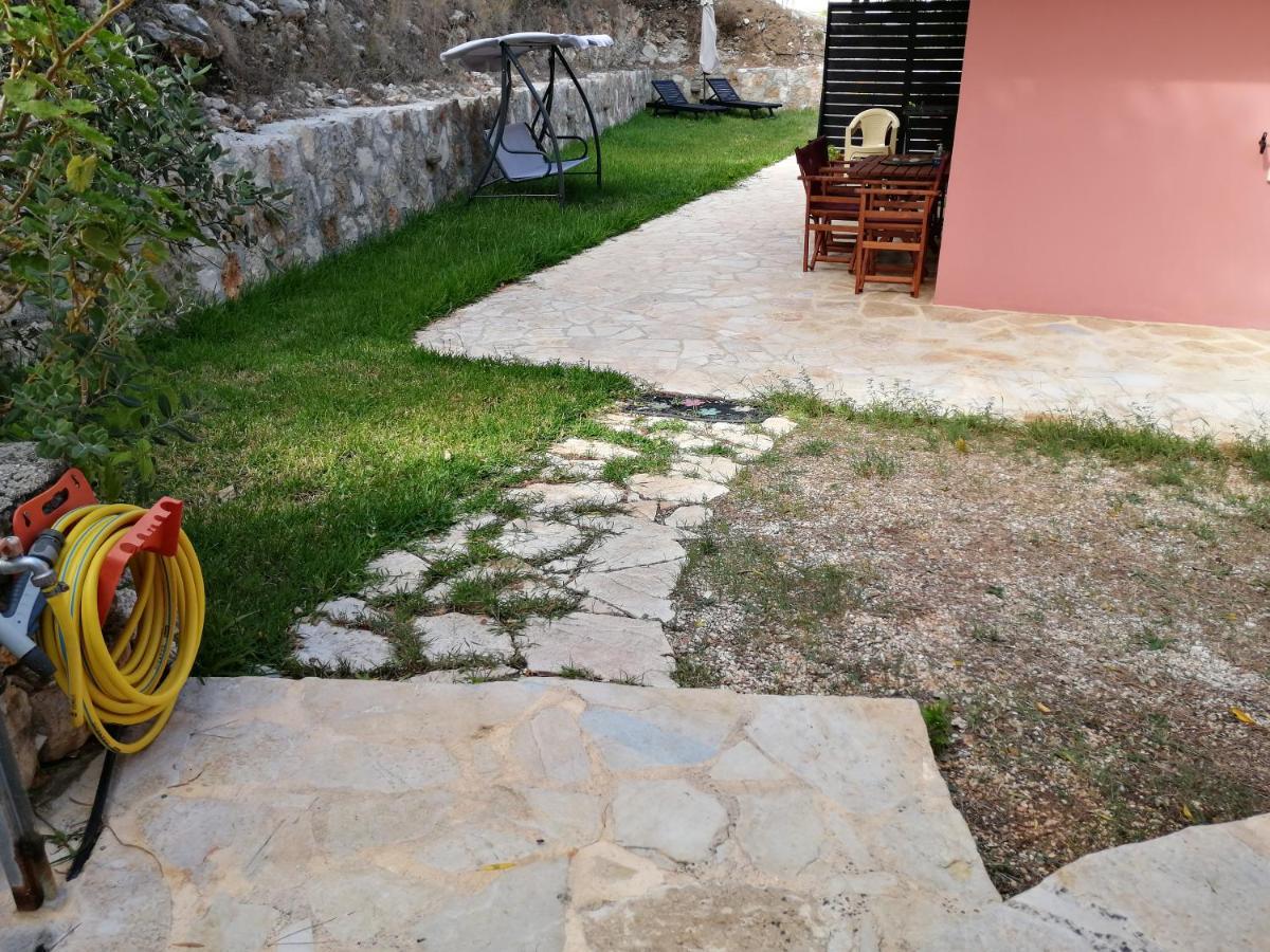 Reginas Studios Athéras المظهر الخارجي الصورة